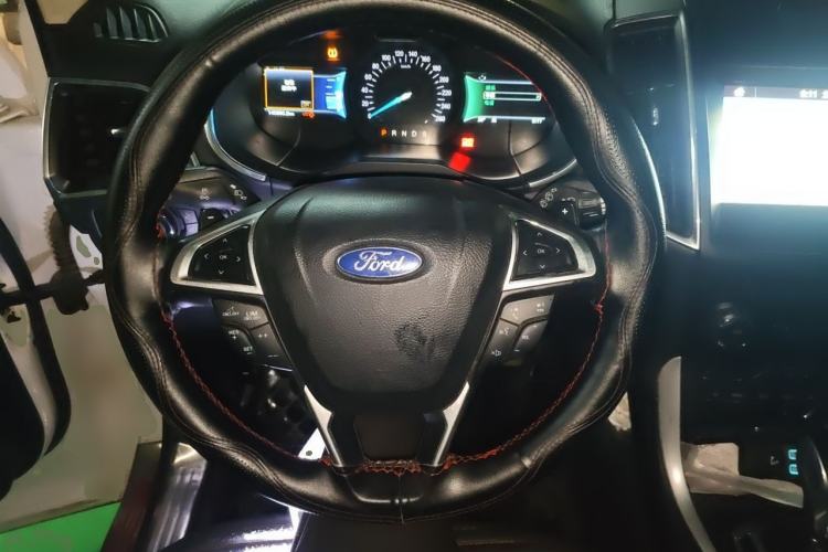 Used Ford Edge 2016 EcoBoost 245 Four-Wheel Drive Titanium Edition 7-Seater Steering Wheel