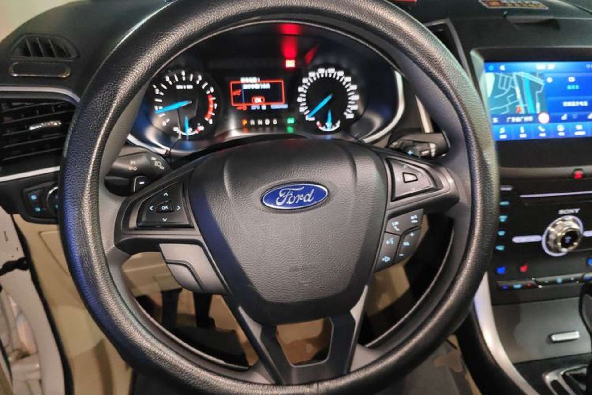 Used Ford Edge 2016 EcoBoost 245 Two-Wheel-Drive Titanium 5-Seater Steering Wheel