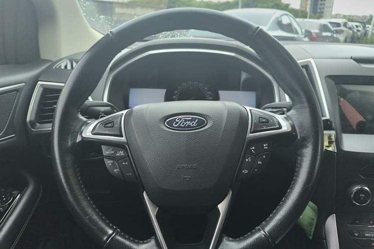 Used Ford Edge 2016 EcoBoost 245 Four-Wheel Drive Titanium Edition 7-Seater Steering Wheel