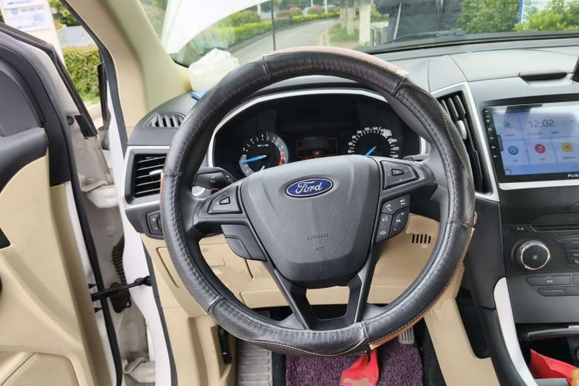 Used Ford Edge 2016 EcoBoost 245 Two-Wheel-Drive Titanium 5-Seater Steering Wheel
