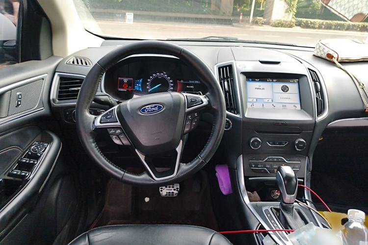 Used Ford Edge 2016 EcoBoost 245 Two-Wheel-Drive Titanium 7-Seater Steering Wheel