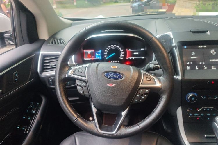 Used Ford Edge 2016 EcoBoost 245 Two-Wheel-Drive Titanium 7-Seater Steering Wheel