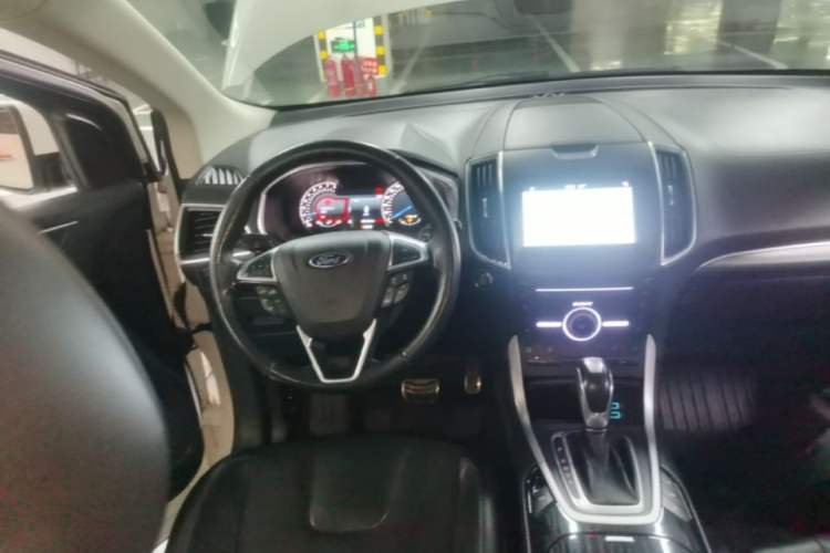 Used Ford Edge 2016 EcoBoost 245 Four-Wheel Drive Titanium 7-Seater Steering Wheel