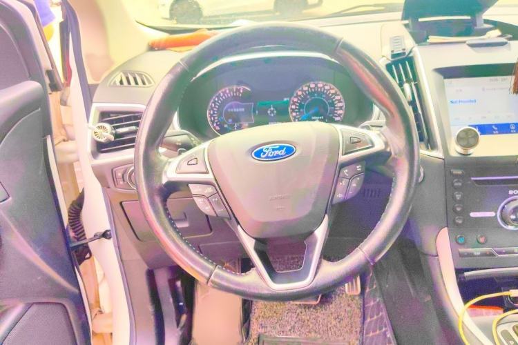 Used Ford Edge 2016 EcoBoost 245 Four-Wheel Drive Titanium 7-Seater Steering Wheel