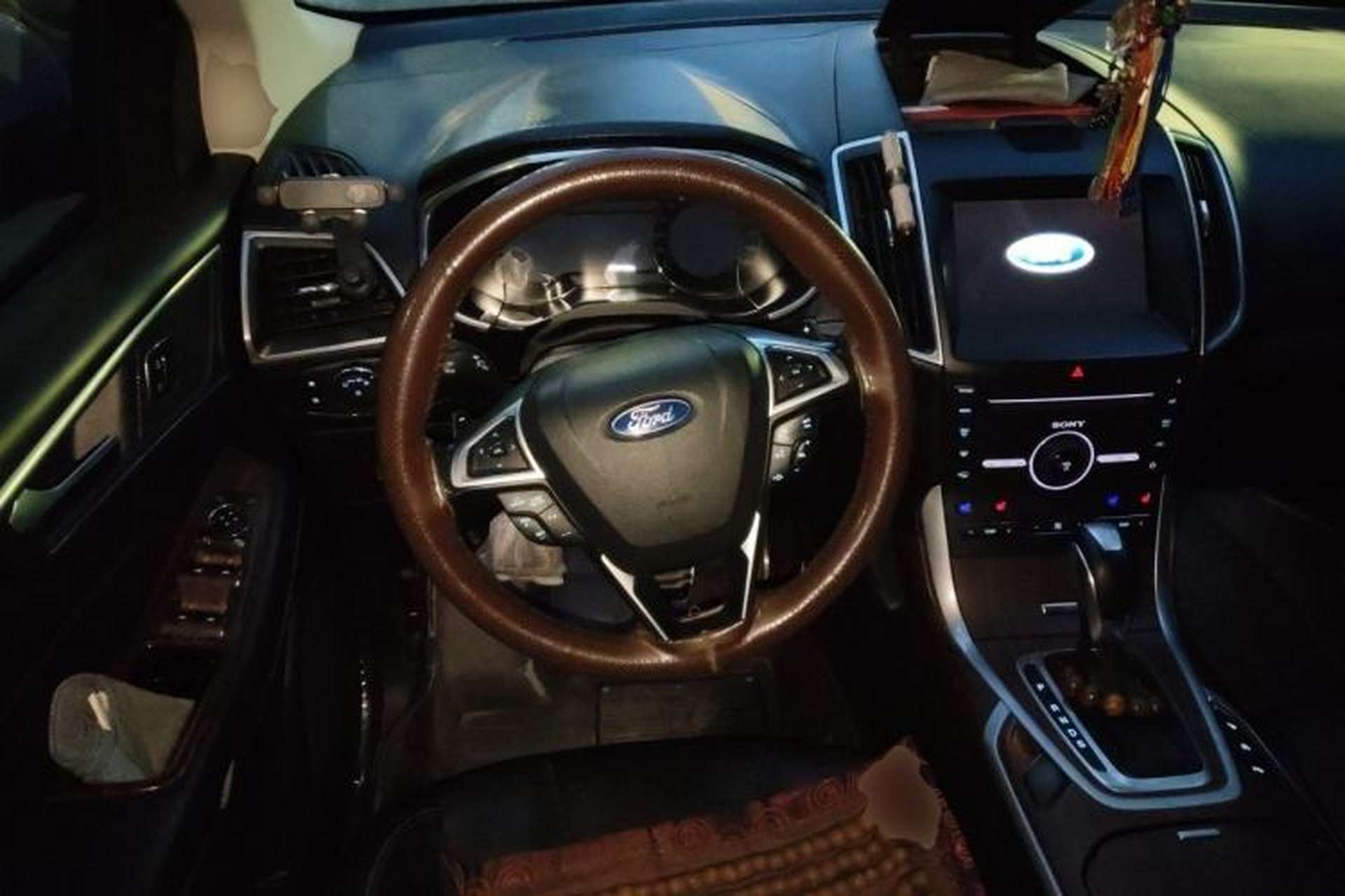 Used Ford Edge 2016 EcoBoost 245 Four-Wheel Drive Titanium 7-Seater Steering Wheel
