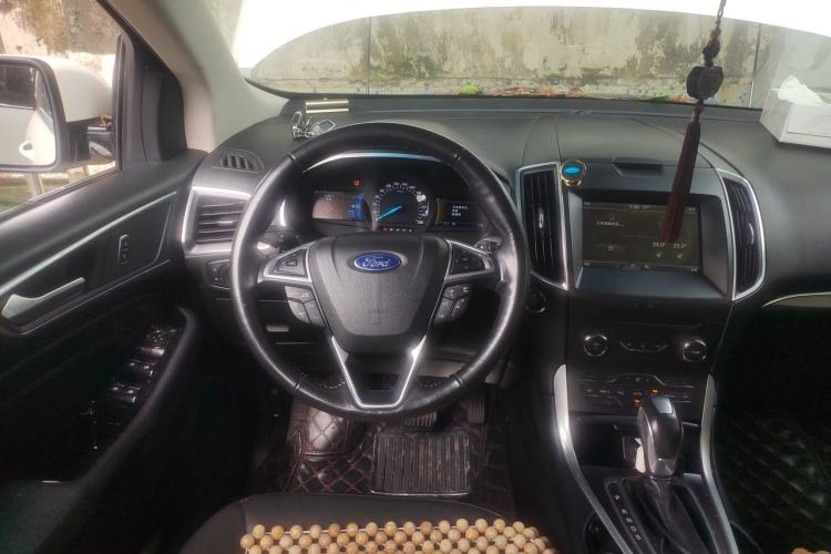 Used Ford Edge 2016 EcoBoost 245 Two-Wheel-Drive Titanium 7-Seater Steering Wheel