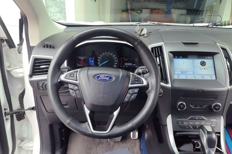 Used Ford Edge 2016 EcoBoost 245 Two-Wheel-Drive Titanium 7-Seater Steering Wheel