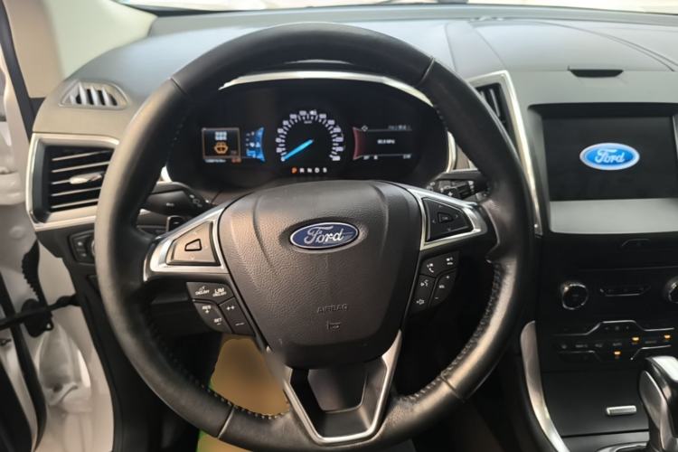 Used Ford Edge 2016 EcoBoost 245 Two-Wheel-Drive Titanium 7-Seater Steering Wheel