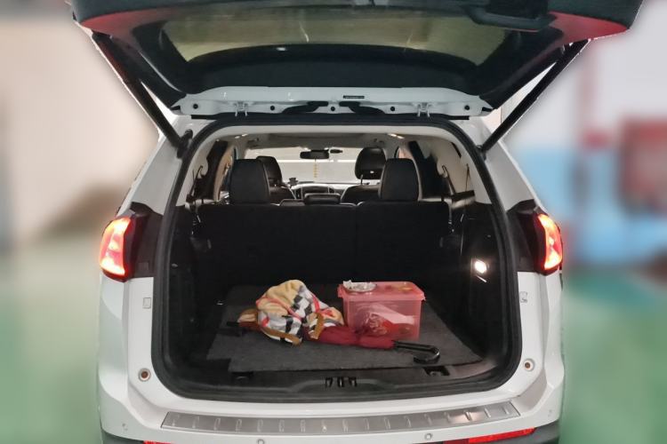 Used Ford Edge 2016 EcoBoost 245 Four-Wheel Drive Titanium 7-Seater Trunk