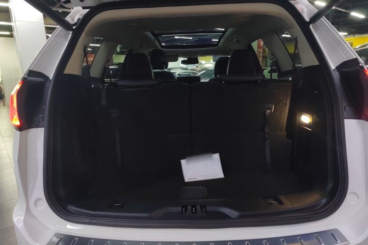 Used Ford Edge 2016 EcoBoost 245 Two-Wheel-Drive Titanium 7-Seater Trunk