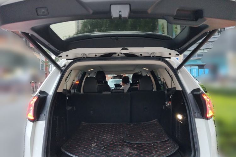 Used Ford Edge 2016 EcoBoost 245 Two-Wheel-Drive Titanium 7-Seater Trunk