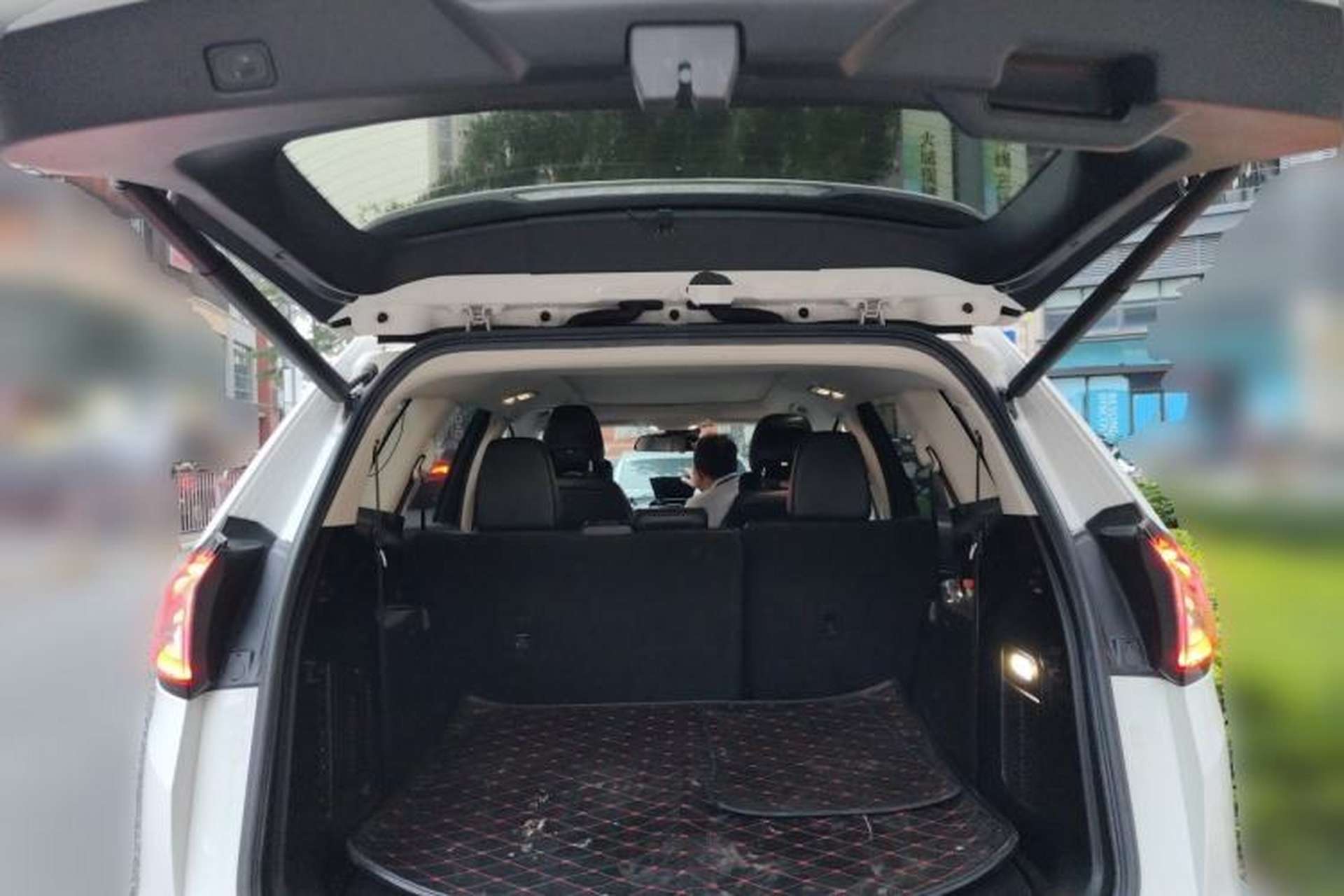Used Ford Edge 2016 EcoBoost 245 Two-Wheel-Drive Titanium 7-Seater Trunk