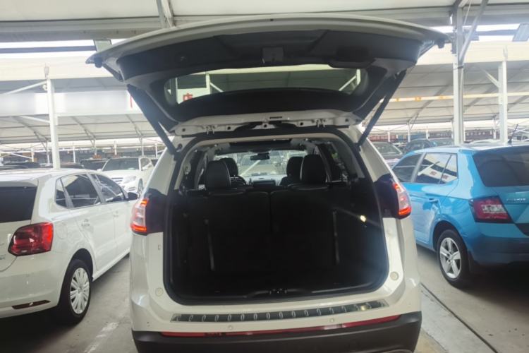 Used Ford Edge 2016 EcoBoost 245 Two-Wheel-Drive Titanium 7-Seater Trunk
