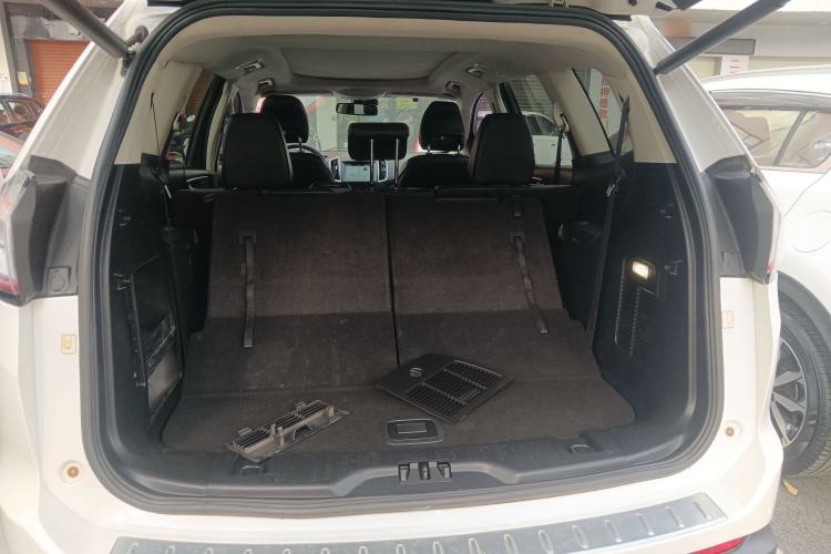 Used Ford Edge 2016 EcoBoost 245 Two-Wheel-Drive Titanium 7-Seater Trunk