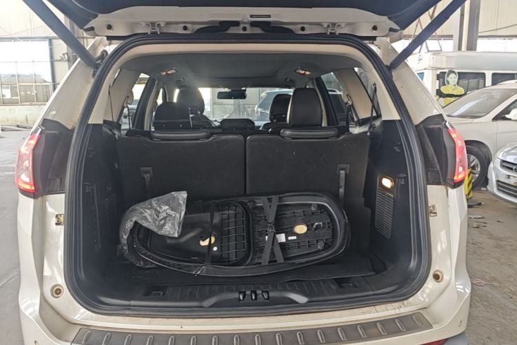 Used Ford Edge 2016 EcoBoost 245 Two-Wheel-Drive Titanium 7-Seater Trunk