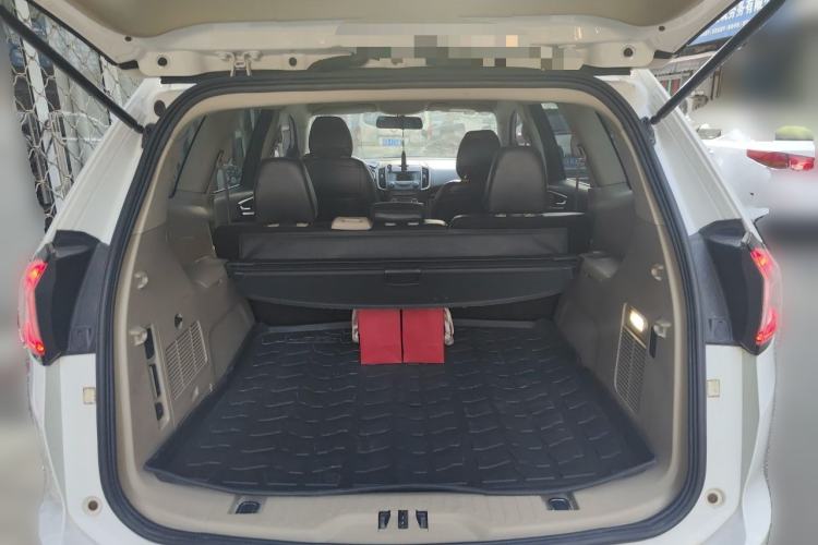 Used Ford Edge 2016 EcoBoost 245 Two-Wheel-Drive Titanium 5-Seater Trunk