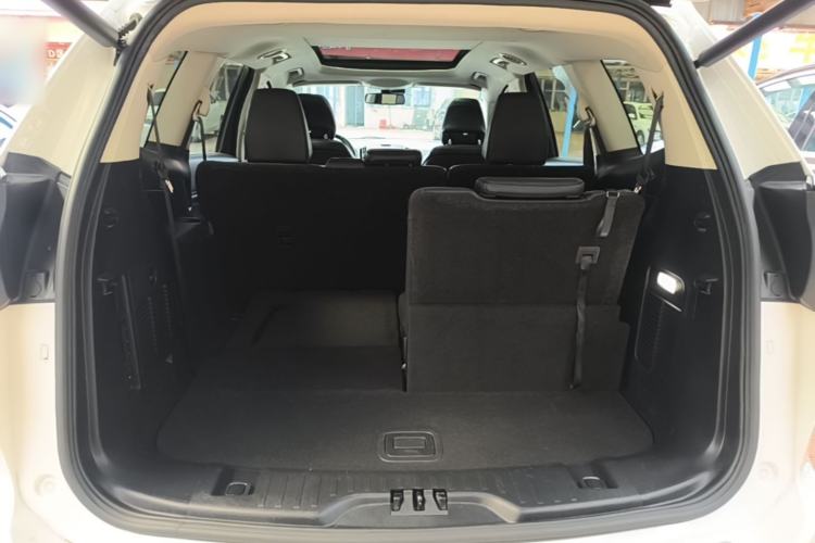 Used Ford Edge 2016 EcoBoost 245 Two-Wheel-Drive Titanium 7-Seater Trunk