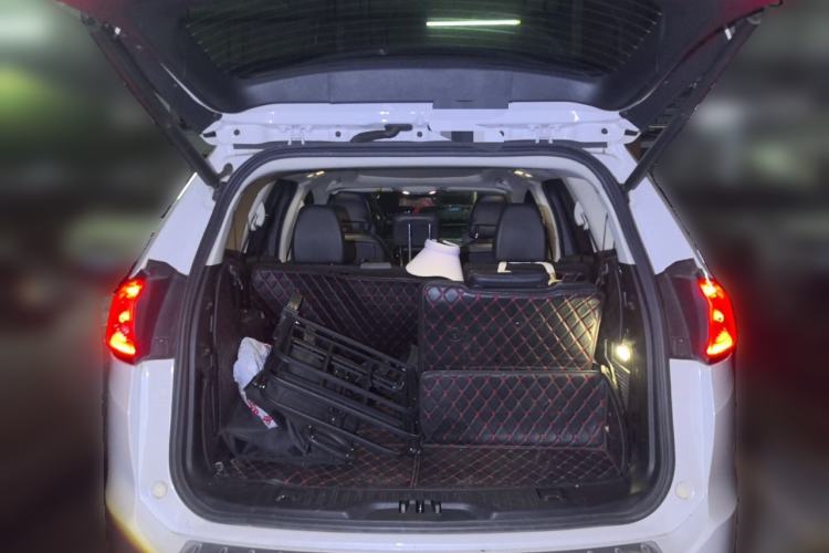 Used Ford Edge 2016 EcoBoost 245 Two-Wheel-Drive Titanium 7-Seater Trunk