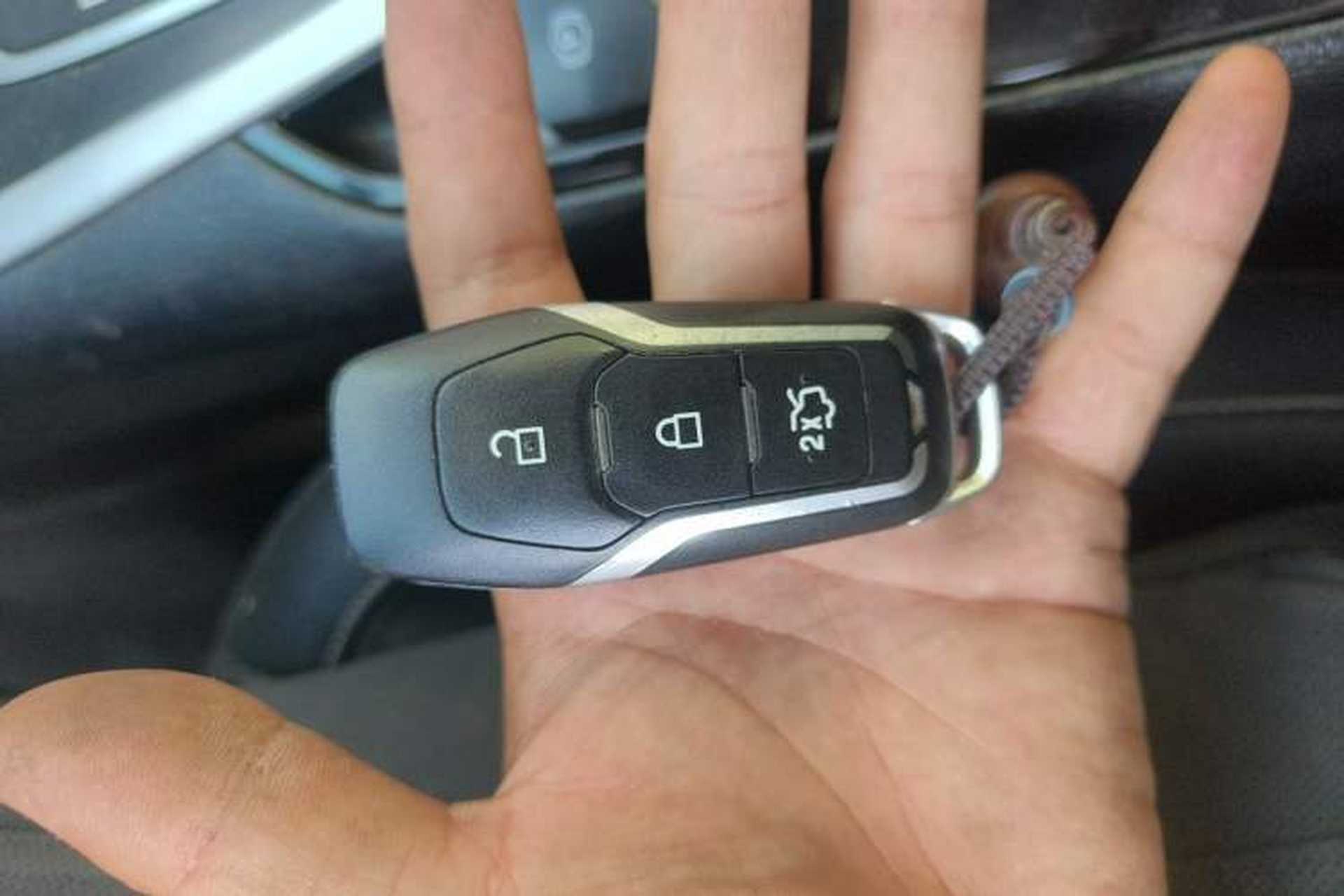 Used Ford Edge 2016 EcoBoost 245 Four-Wheel Drive Titanium 7-Seater Vehicle Key