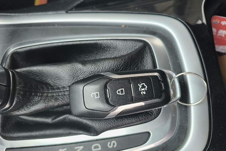 Used Ford Edge 2016 EcoBoost 245 Four-Wheel Drive Titanium Edition 7-Seater Vehicle Key