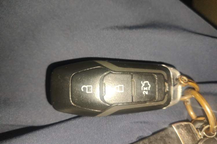 Used Ford Edge 2016 EcoBoost 245 Two-Wheel-Drive Titanium 5-Seater Vehicle Key