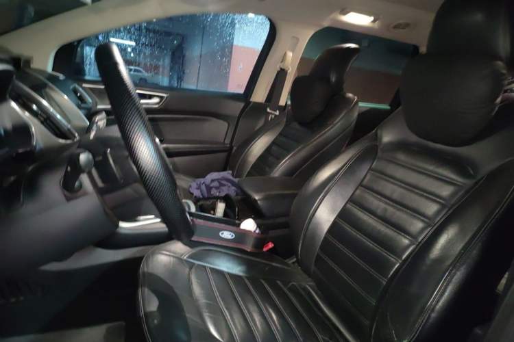 Used Ford Edge 2016 EcoBoost 245 Four-Wheel Drive Titanium Edition 7-Seater Left Front Seat