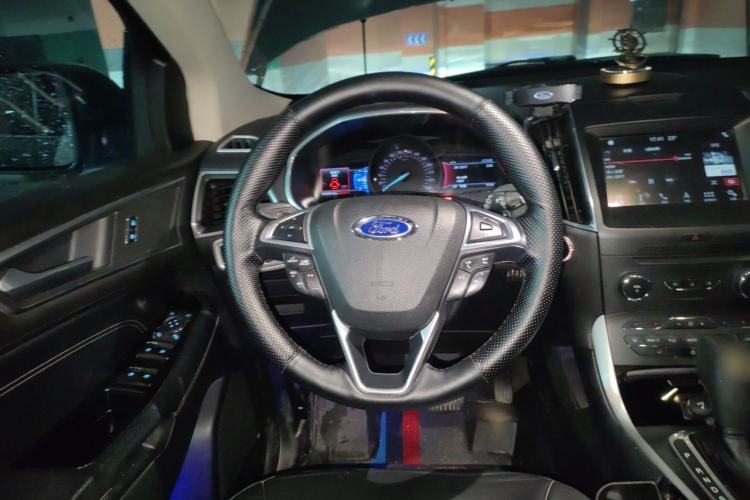 Used Ford Edge 2016 EcoBoost 245 Four-Wheel Drive Titanium Edition 7-Seater Steering Wheel