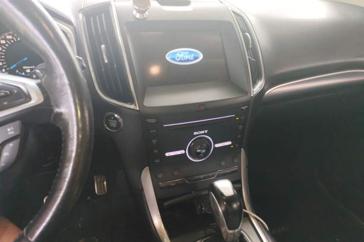 Used Ford Edge 2017 EcoBoost 245 Four-Wheel-Drive Flagship 7-Seater Audio And AC Panel