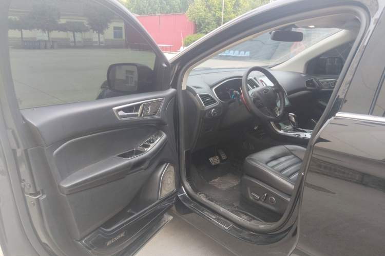 Used Ford Edge 2017 EcoBoost 245 Two-Drive Platinum Edition 5 Seats Driver Seat