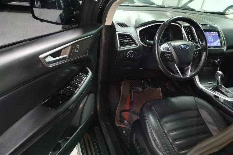 Used Ford Edge 2017 EcoBoost 245 Two-Drive Platinum Edition 5 Seats Driver Seat