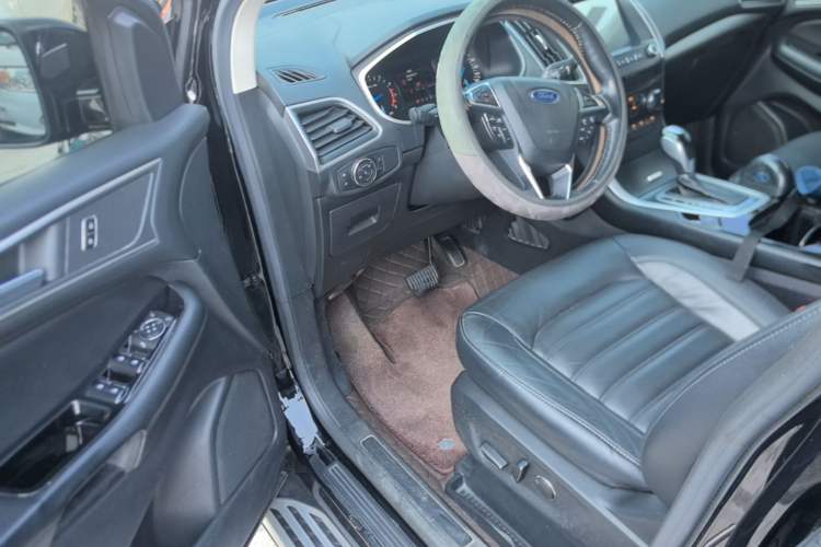 Used Ford Edge 2017 EcoBoost 245 Two-Drive Platinum Edition 5 Seats Driver Seat