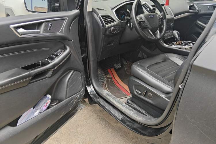 Used Ford Edge 2017 EcoBoost 245 Two-Wheel-Drive Sporty 7-Seater Driver Seat