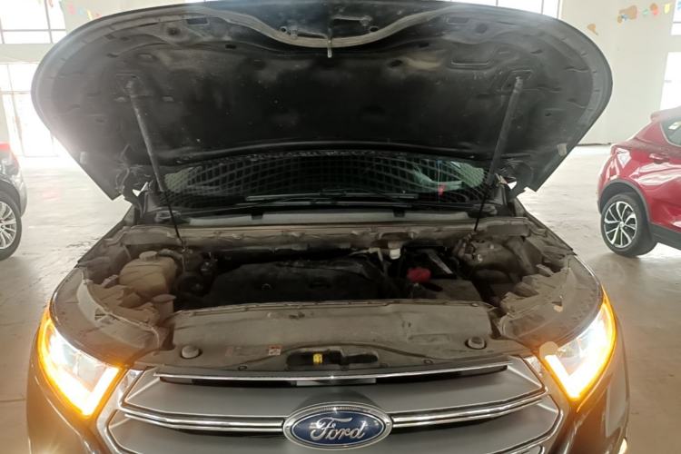 Used Ford Edge 2017 EcoBoost 245 Two-Wheel-Drive Sporty 7-Seater Engine Bay