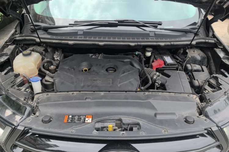 Used Ford Edge 2017 EcoBoost 245 Four-Wheel Drive Sporty 7-Seater Engine Bay