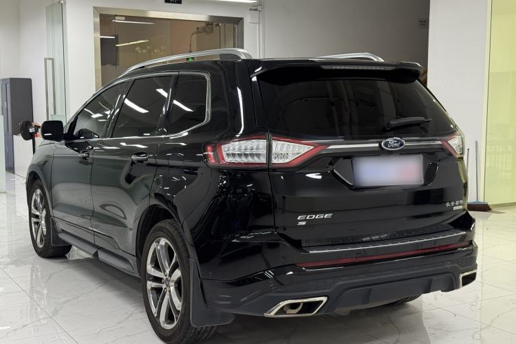 Used Ford Edge 2017 EcoBoost 245 Two-Wheel-Drive Sporty 7-Seater Exterior 4