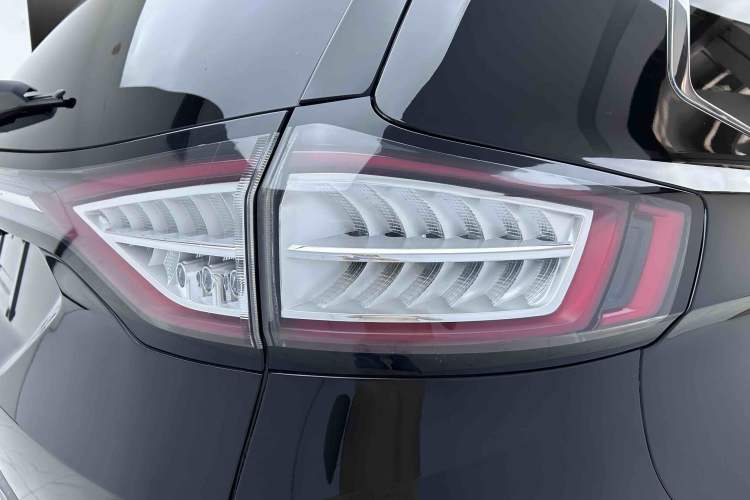 Used Ford Edge 2017 EcoBoost 245 Four-Wheel Drive Sporty 7-Seater Exterior 7