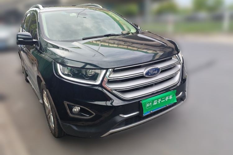 Used Ford Edge 2017 EcoBoost 245 Two-Wheel-Drive Sporty 7-Seater Front Right 45 Deg