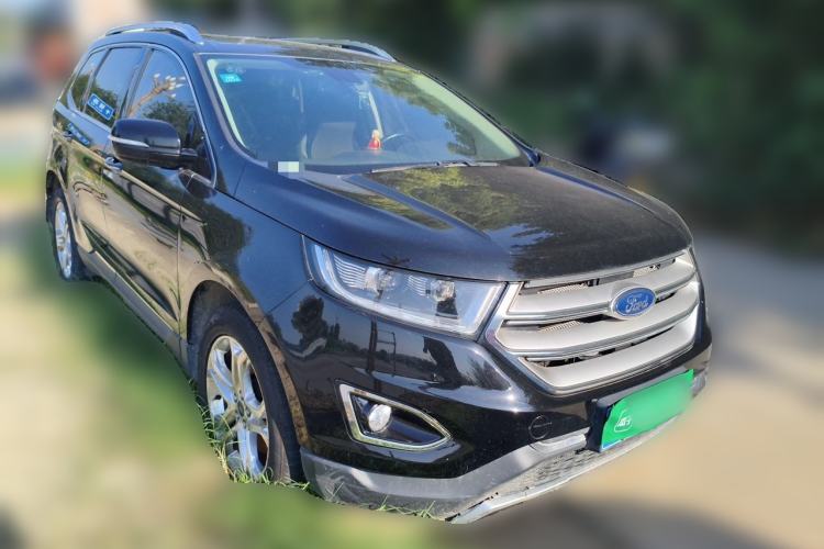Used Ford Edge 2017 EcoBoost 245 Two-Wheel-Drive Sporty 7-Seater Front Right 45 Deg