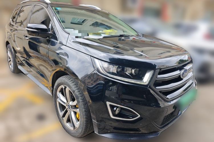 Used Ford Edge 2017 EcoBoost 245 Two-Wheel-Drive Sporty 7-Seater Front Right 45 Deg
