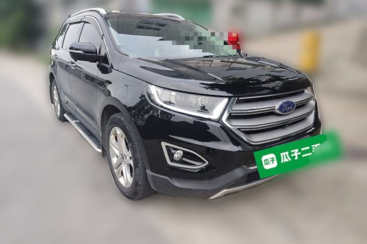 Used Ford Edge 2017 EcoBoost 245 Two-Wheel-Drive Sporty 7-Seater Front Right 45 Deg