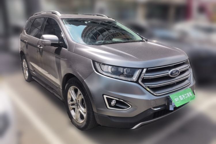 Used Ford Edge 2017 EcoBoost 245 Two-Wheel-Drive Sporty 7-Seater Front Right 45 Deg