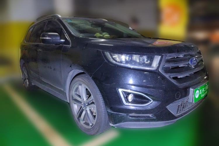 Used Ford Edge 2017 EcoBoost 245 Two-Wheel-Drive Sporty 7-Seater Front Right 45 Deg