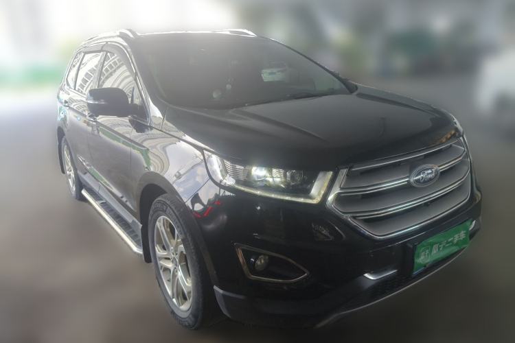 Used Ford Edge 2017 EcoBoost 245 Two-Wheel-Drive Sporty 7-Seater Front Right 45 Deg