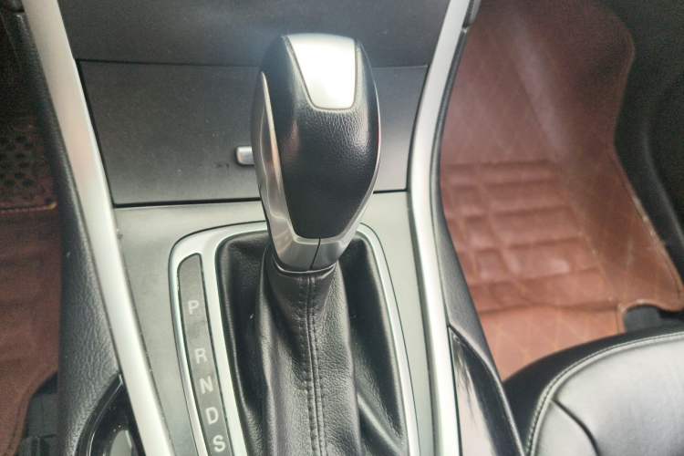 Used Ford Edge 2017 EcoBoost 245 Two-Drive Platinum Edition 5 Seats Gear Lever