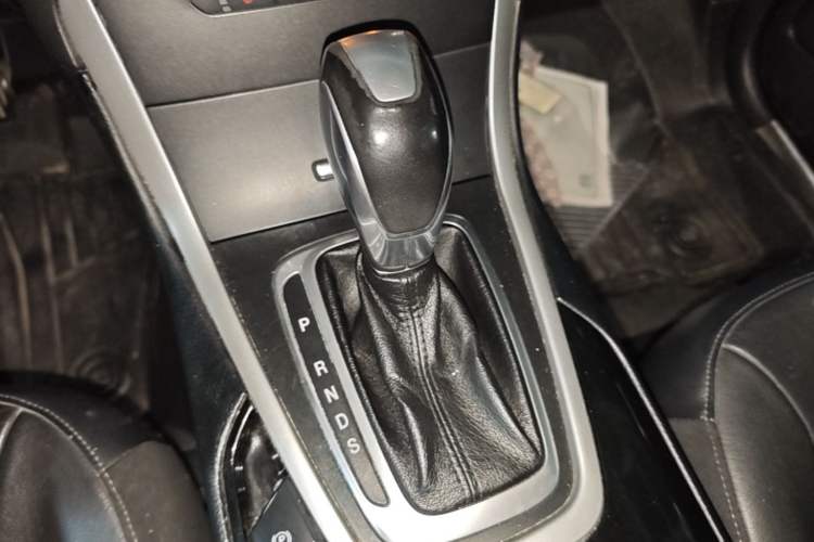 Used Ford Edge 2017 EcoBoost 245 Two-Drive Platinum Edition 5 Seats Gear Lever