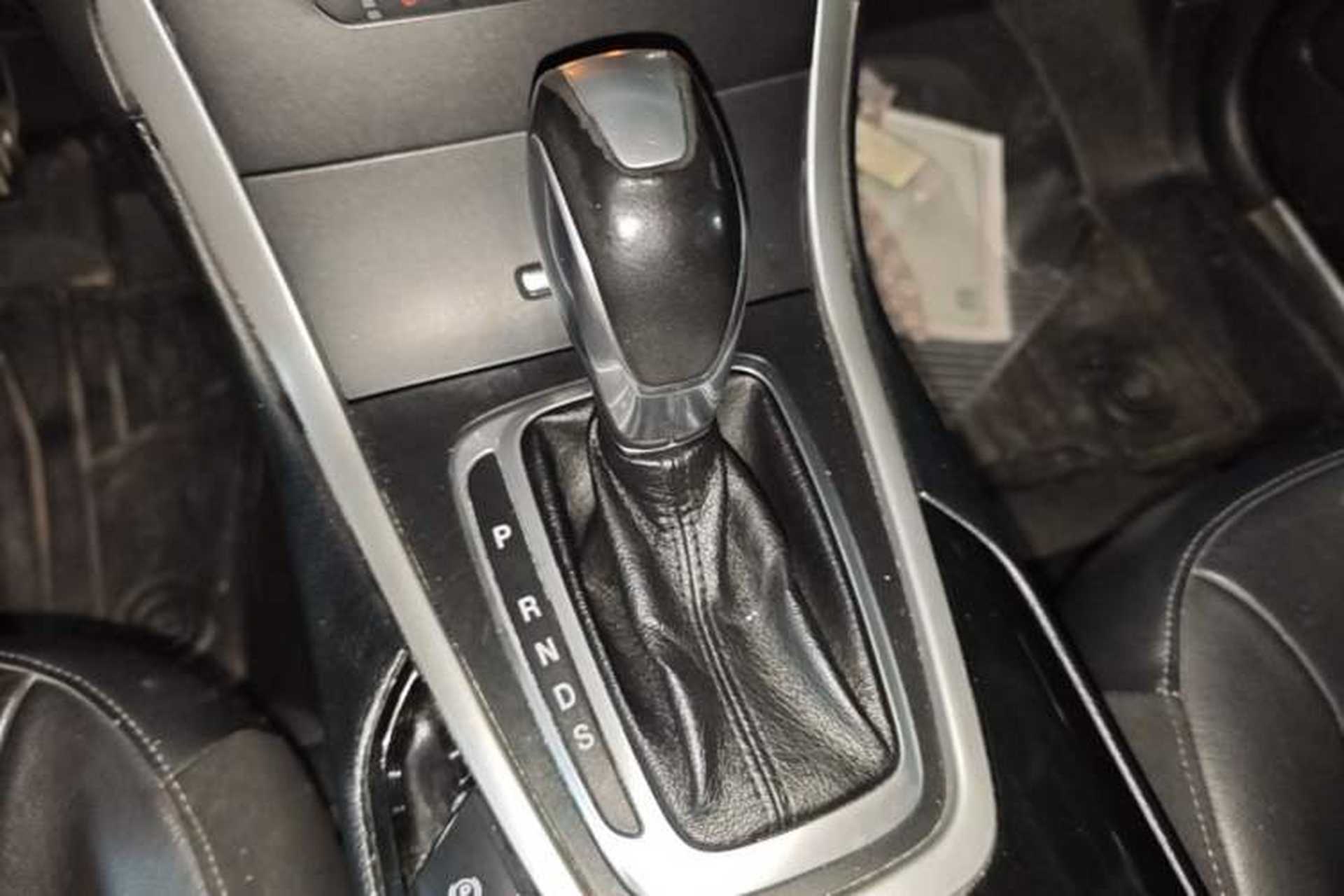 Used Ford Edge 2017 EcoBoost 245 Two-Drive Platinum Edition 5 Seats Gear Lever