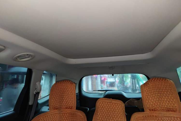 Used Ford Edge 2017 EcoBoost 245 Two-Wheel-Drive Sporty 7-Seater Headliner