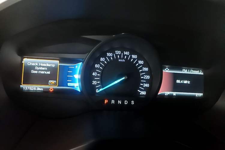 Used Ford Edge 2017 EcoBoost 245 Two-Wheel-Drive Sporty 7-Seater Instrument Cluster