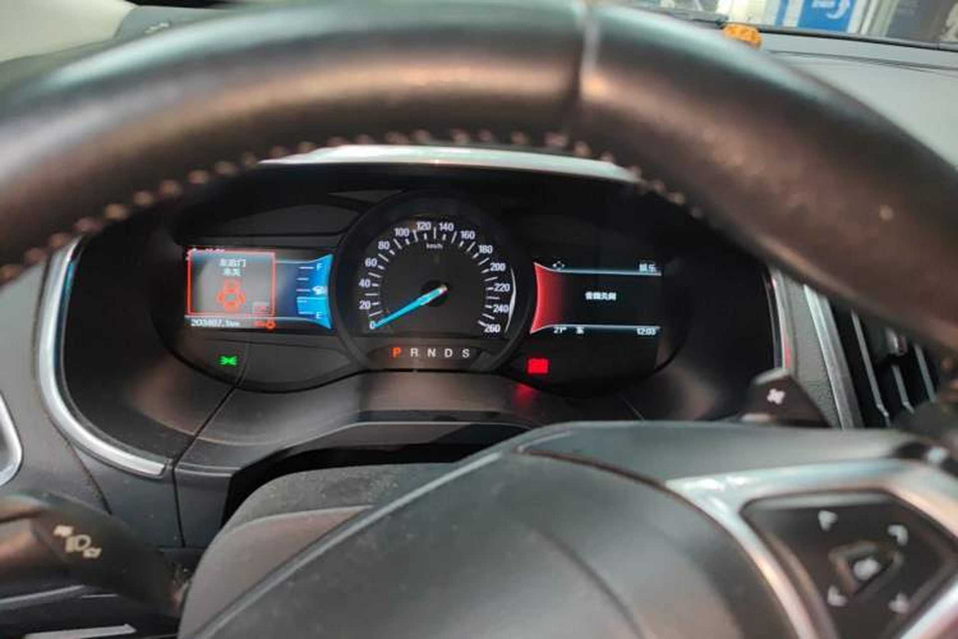 Used Ford Edge 2017 EcoBoost 245 Two-Wheel-Drive Sporty 7-Seater Instrument Cluster