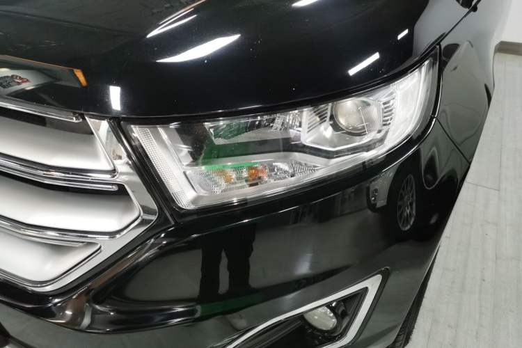 Used Ford Edge 2017 EcoBoost 245 Two-Drive Platinum Edition 5 Seats Left Front Headlight